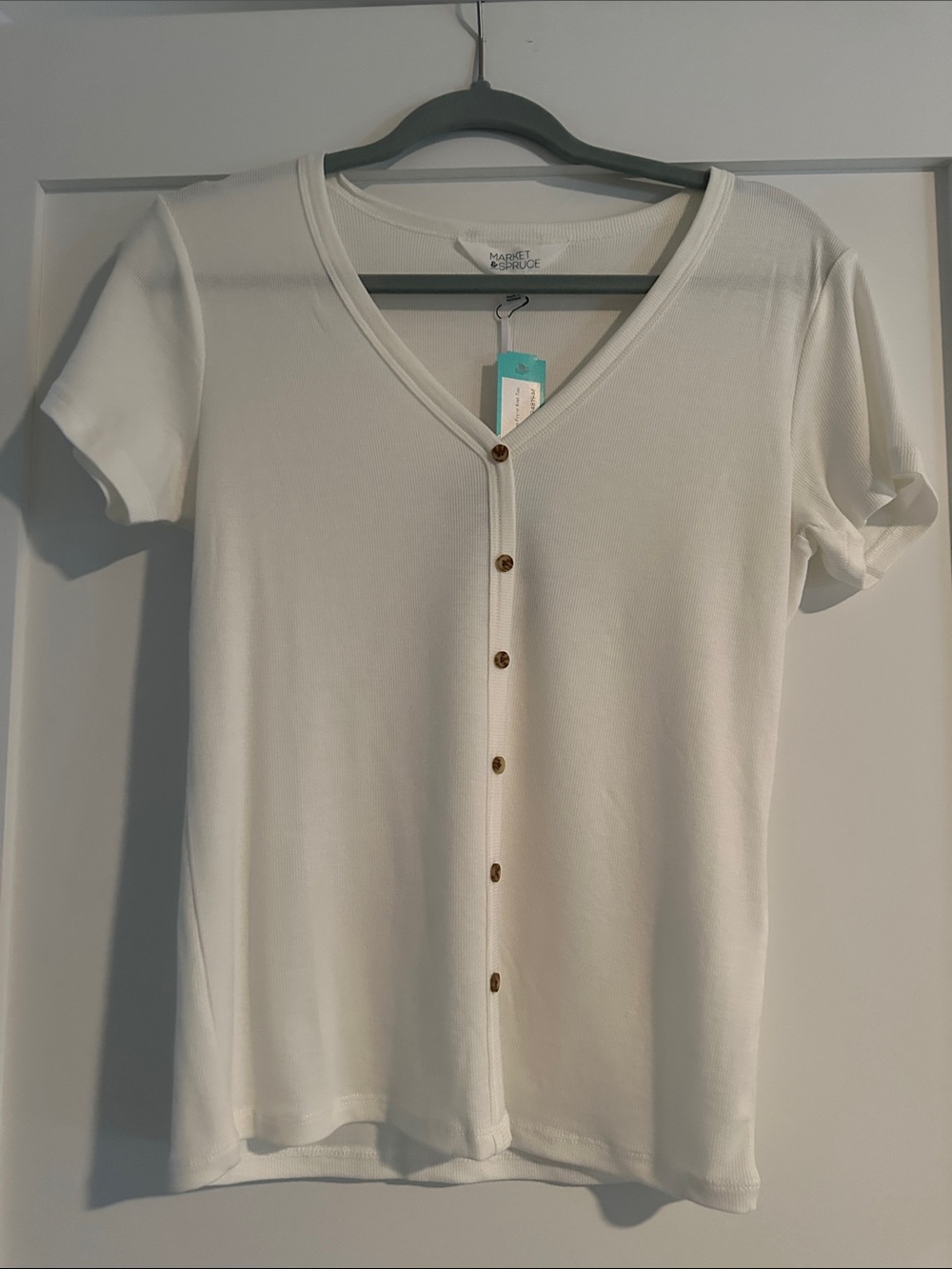 Market & Spruce White Short Sleeve V-Neck Button Tee